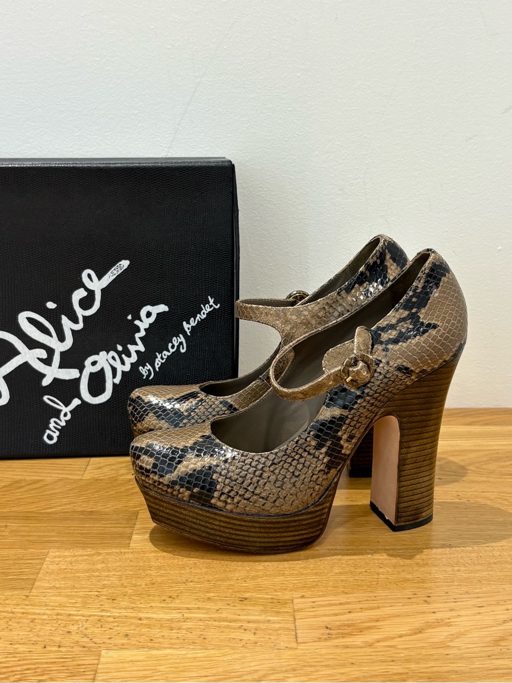 Alice + Olivia Snake “Uma” Platform Mary Jane heels